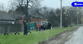 Kharkov: Soldati Russi Accolti Con Tricolori Russia (Video 2022)