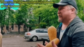 Civile Anziano Terrorizzato Da Esercito Ucraino (Video 2022)