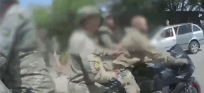 Chernihiv: Militare Ucraino Sotto Effetti Droga Per Non Essere Arrestato Chiama Rinforzi (Video 2022)