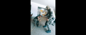 Soldati Ucraini Ballano Nella Scuola (Video 2022)